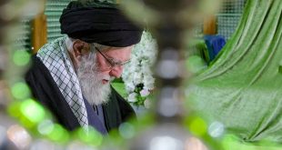 Ayatollah Khamenei Pays Tribute to Late Founder of Iran Islamic Republic +PICs